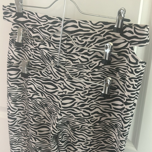 NWT Zebra Flare Pants - Picture 4 of 4